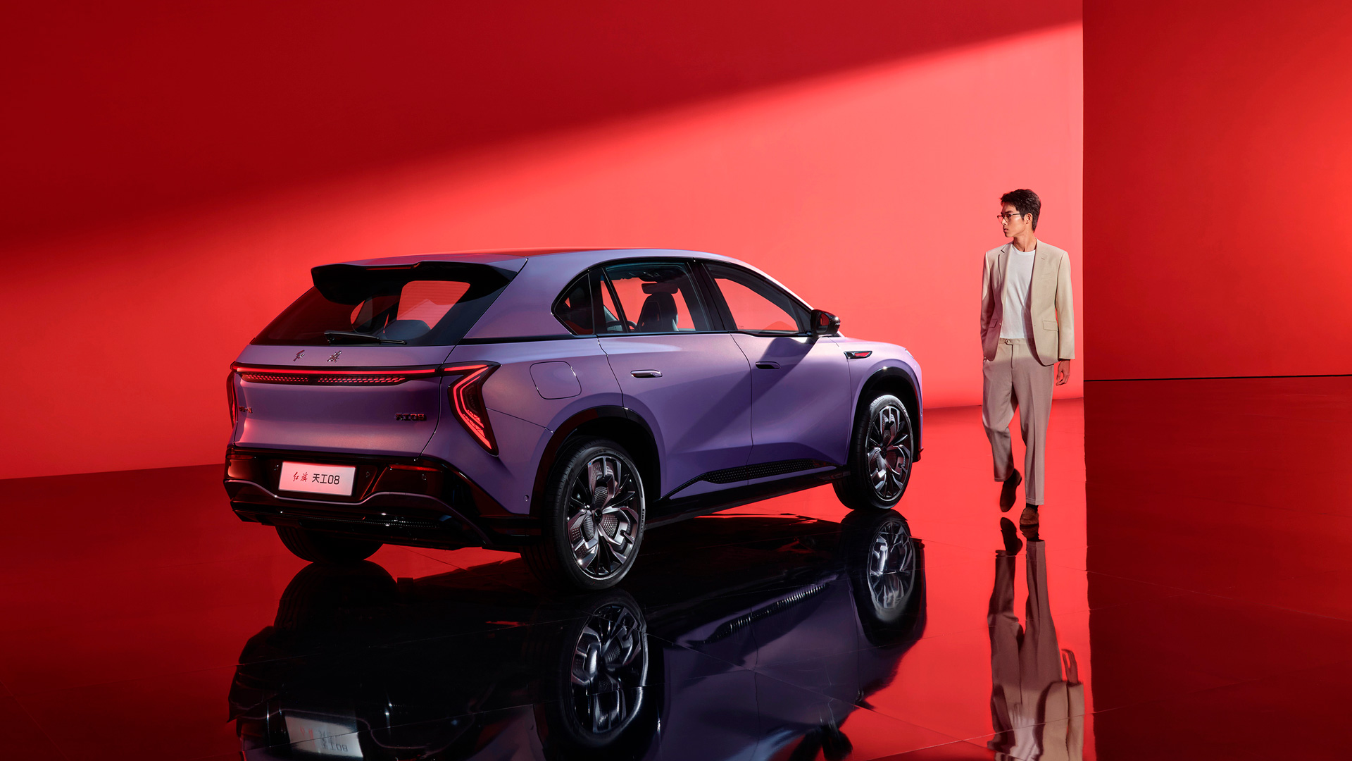 Электромобили Hongqi Tiangong 08 из Китая